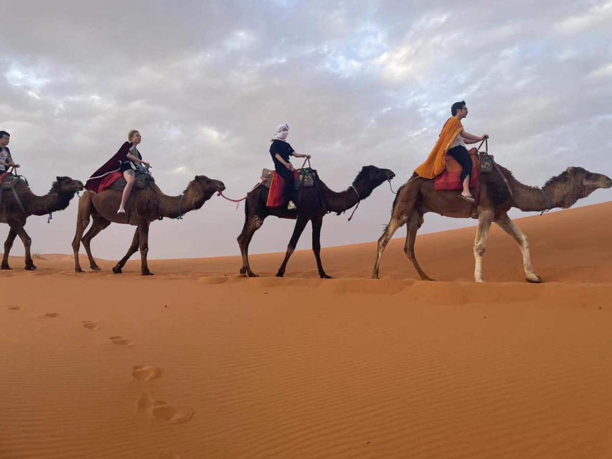 Merzouga Paradise Luxury Camp ภายนอก รูปภาพ